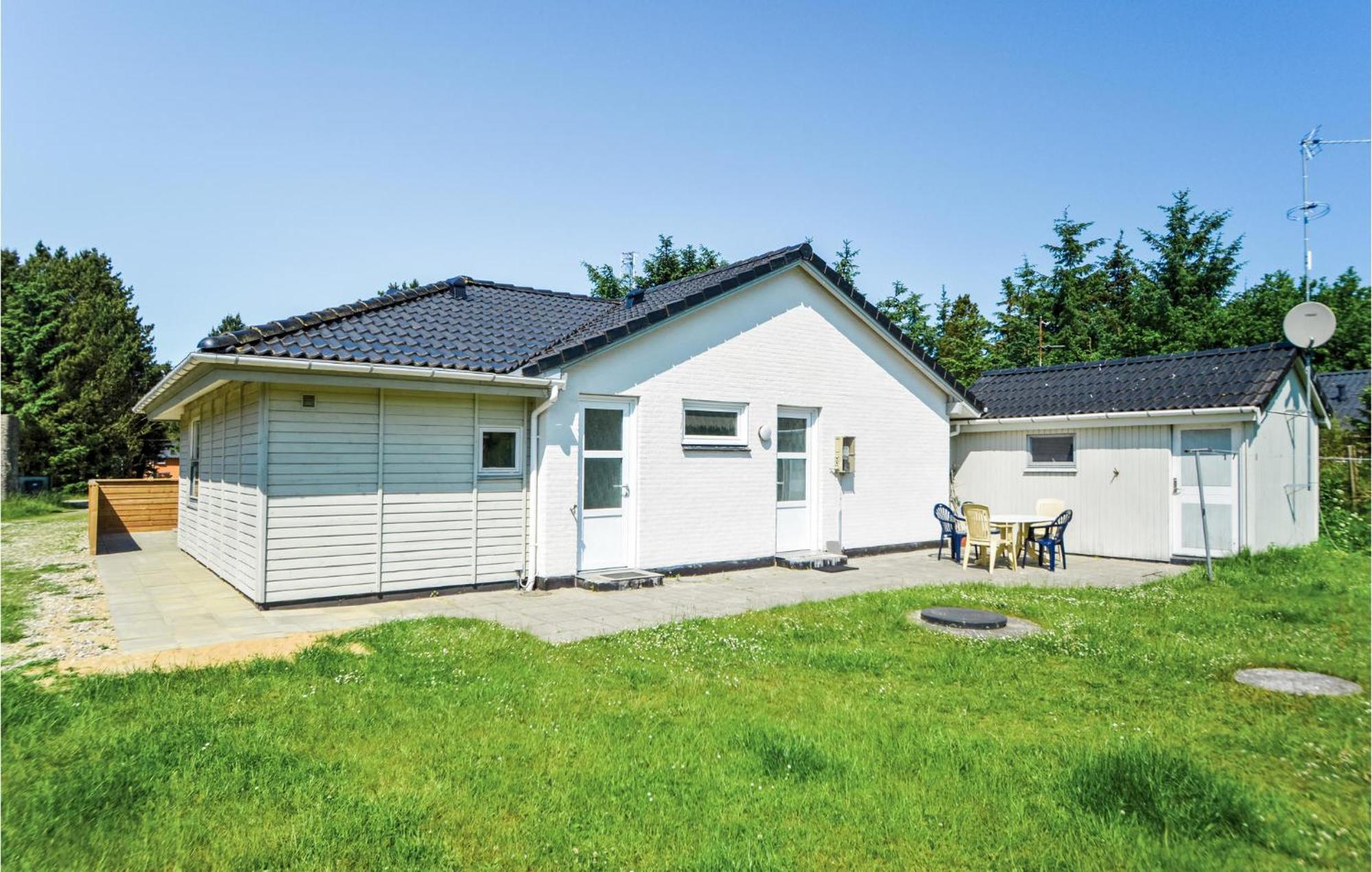 Amazing Home In Blavand With Sauna Экстерьер фото